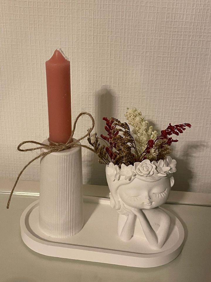 Vase / Tablett / Blumenmädchen aus Keraflott in Haren (Ems)