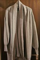 Grauen Strickjacke lang mit Gürtel Nordrhein-Westfalen - Willich Vorschau