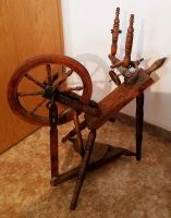 altes Spinnrad (um 1900) Holz Kunsthandwerk *sehr gut erhalten* Thüringen - Sömmerda Vorschau