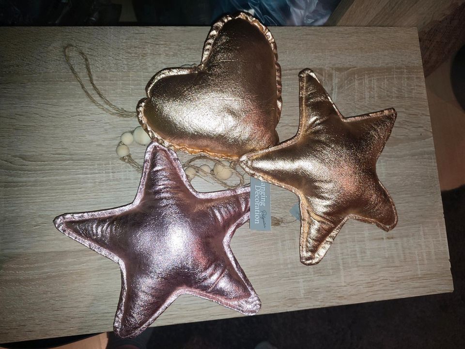 Herz Stern Aufhänger Kinderzimmer Babygeschenk neu Rose und gold in Südharz