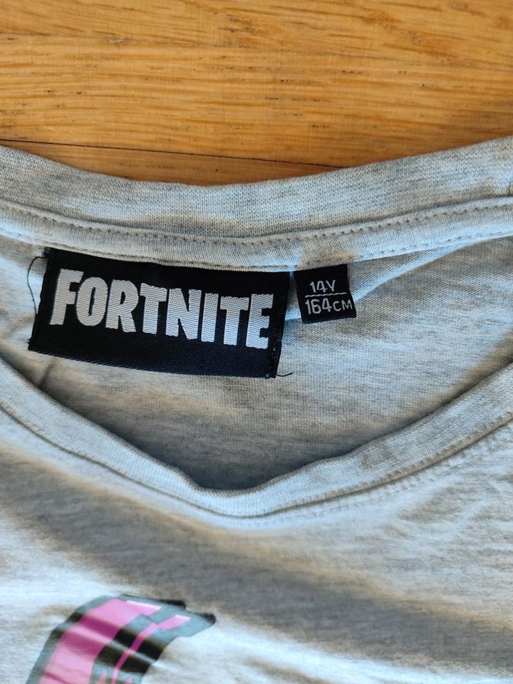 Fortnite T-Shirt Gr.164 in Mutterstadt