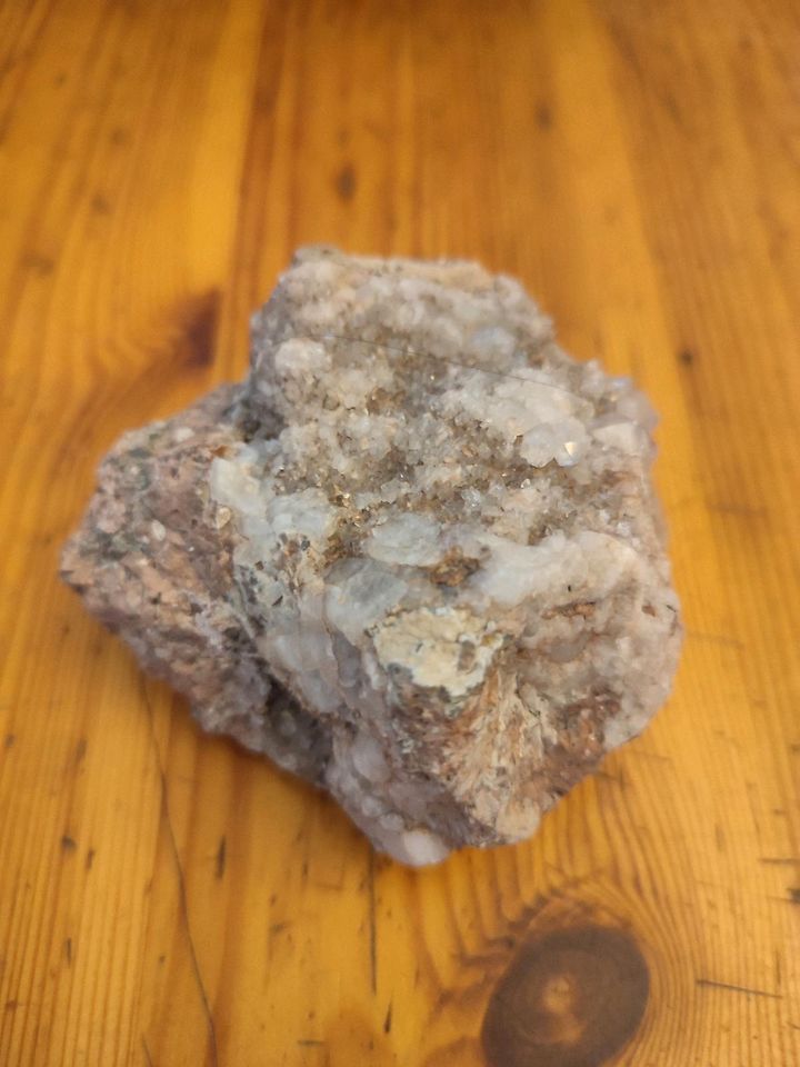 Stein Quarz Mineral Mineralien Kristall Sammeln in Dresden