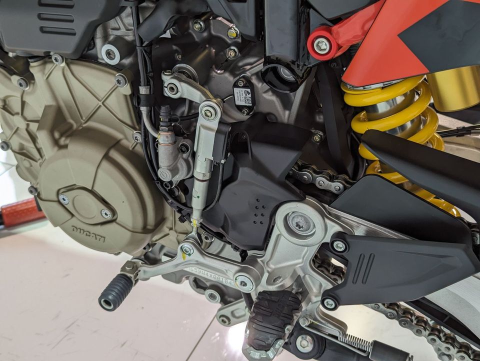 Ducati Hypermotard 698 Mono RVE JETZT BESTELLEN! in Garbsen