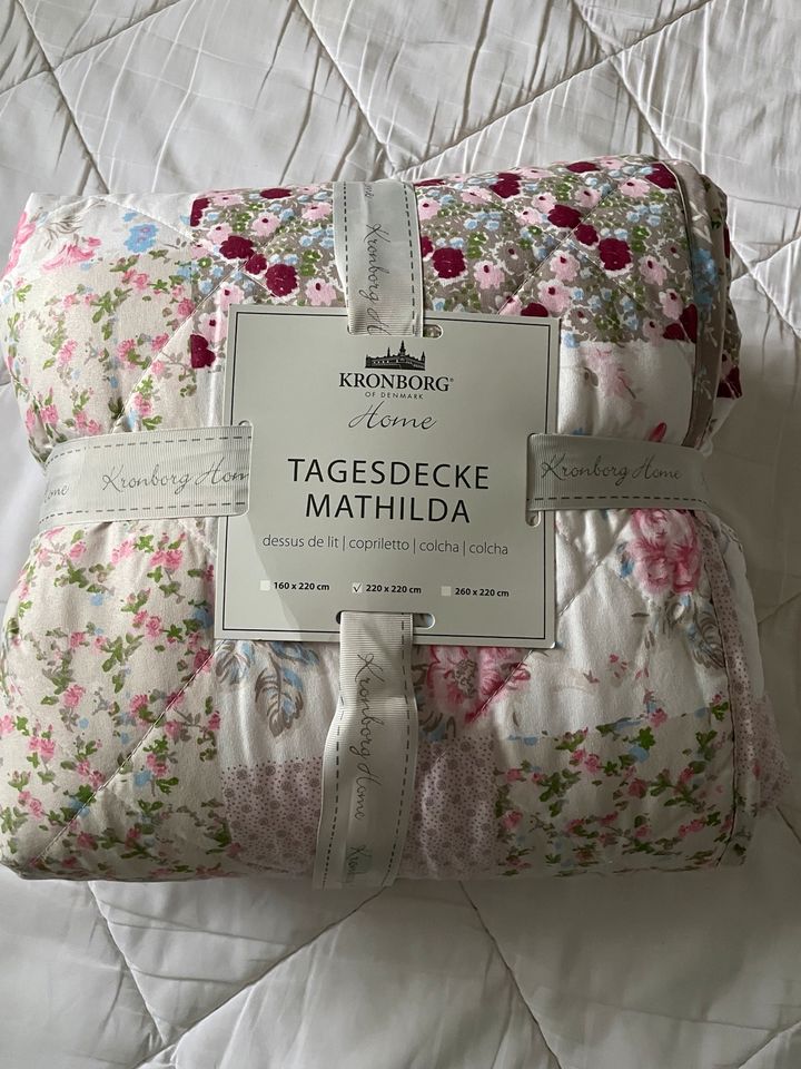 Kronberg Tagesdecke Plaid rosa floral vintage 220x220cm in Hamburg