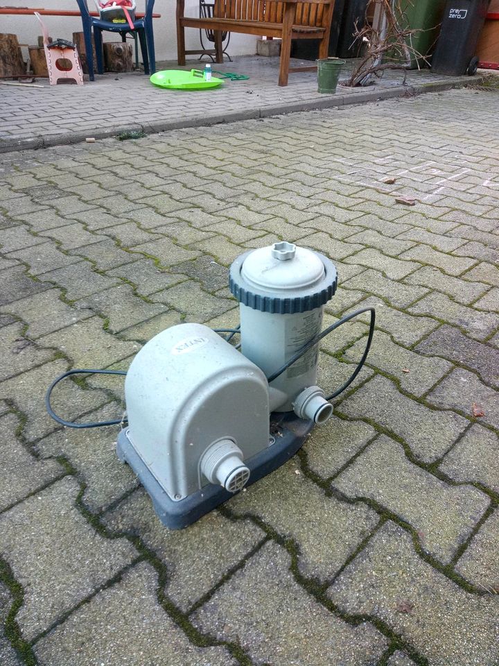 Poolpumpe Intex 636 T in Königsbach-Stein 