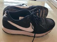 Nike Turnschuhe Laufschuhe Sneaker  Gr.  38 / 39 Thüringen - Bad Langensalza Vorschau
