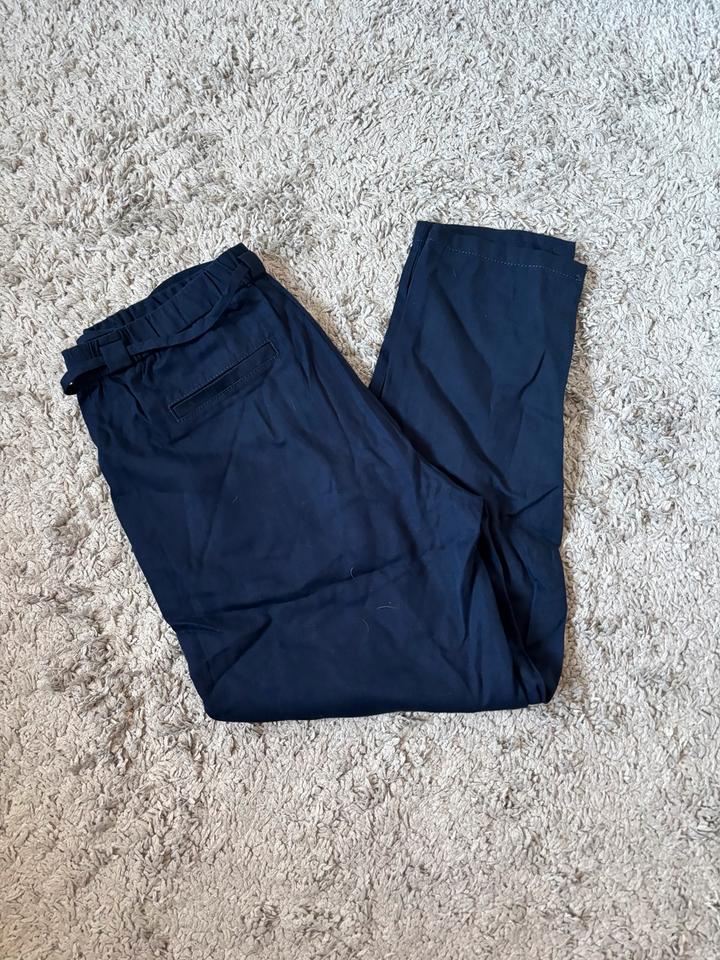 Schicke Esprit edc Stoffhose mit Schleife / Bindegürtel S blau in Osnabrück