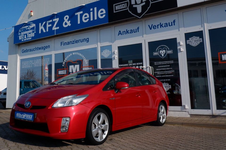 Toyota Prius Life HUD Tempomat 8xBereift Klimaautomatik in Erfurt