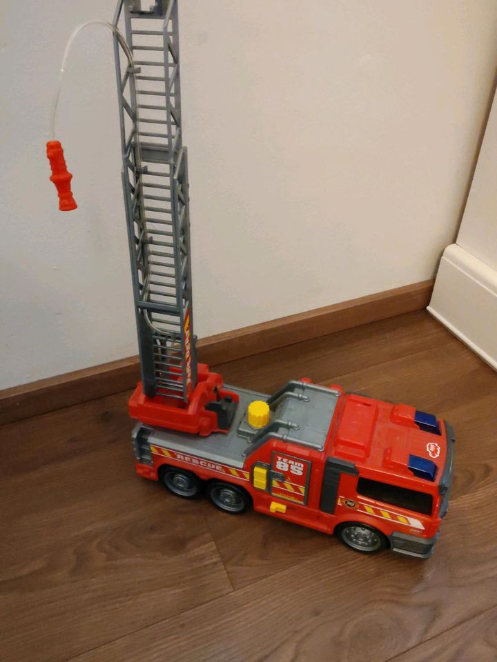 Feuerwehrauto in Nürnberg (Mittelfr)