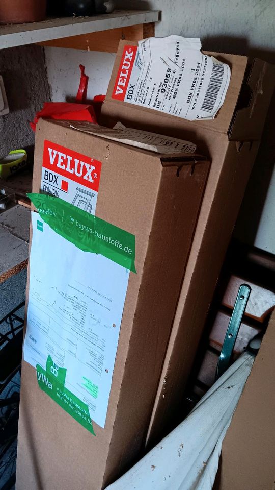 Velux Dachfenster Einbau Rahmen in Bad Füssing