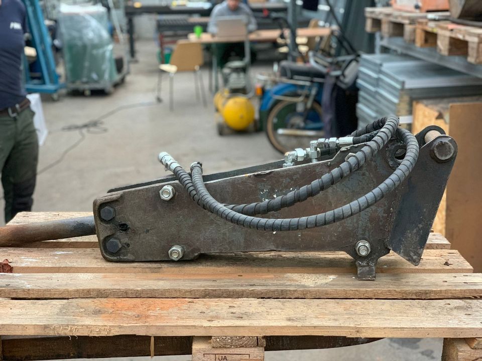 *** ZU VERMIETEN Stemmhammer Mini-Bagger Hydraulisch MS 01 in Stelle