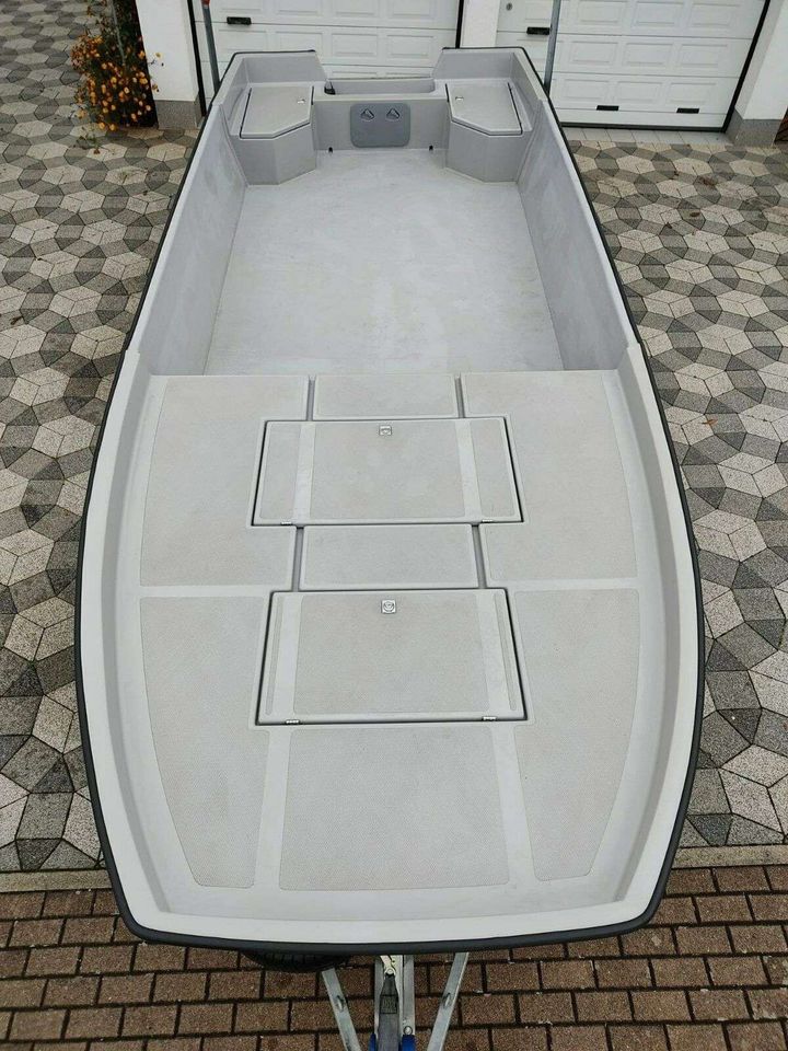 NEU NEU Grande Silure 2 Wallerboot Angelboot Bassboat Motorboot in Geisenheim