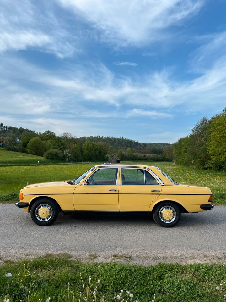 Mercedes Benz W123 200 1 Hand H-Zulassung Erstlack in Murrhardt