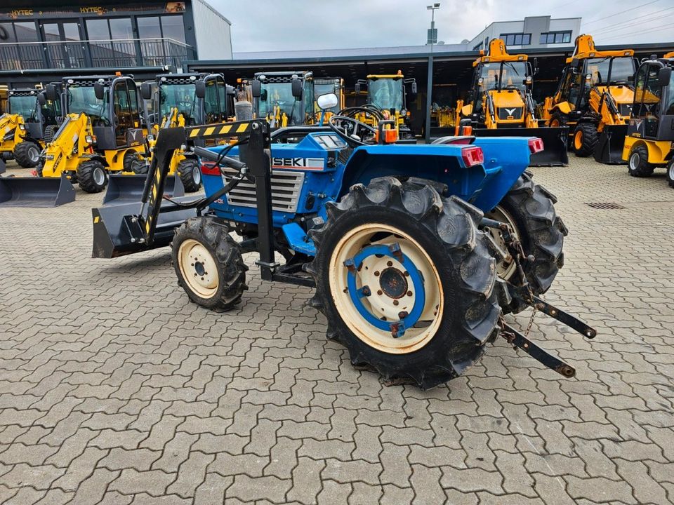 Iseki TL2500 mit Frontlader Kleintraktor Schlepper Bulldog Traktor in Winsen (Luhe)