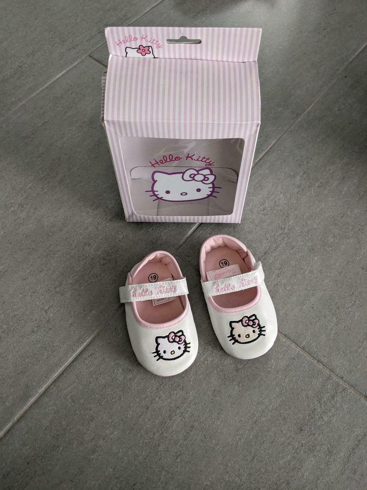 NEU Hello Kitty Baby Schühchen weiß mit rosa Größe 19 in Kirchlengern