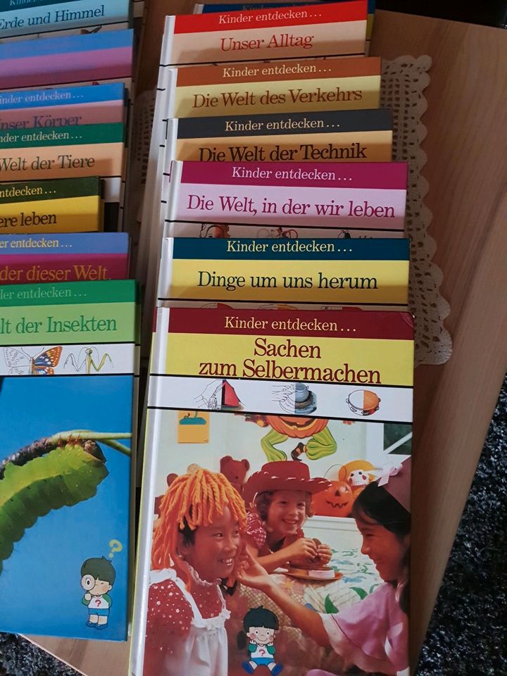 Kinderbücher ,,. KINDER ENTDECKEN 14 Stück in Kelberg