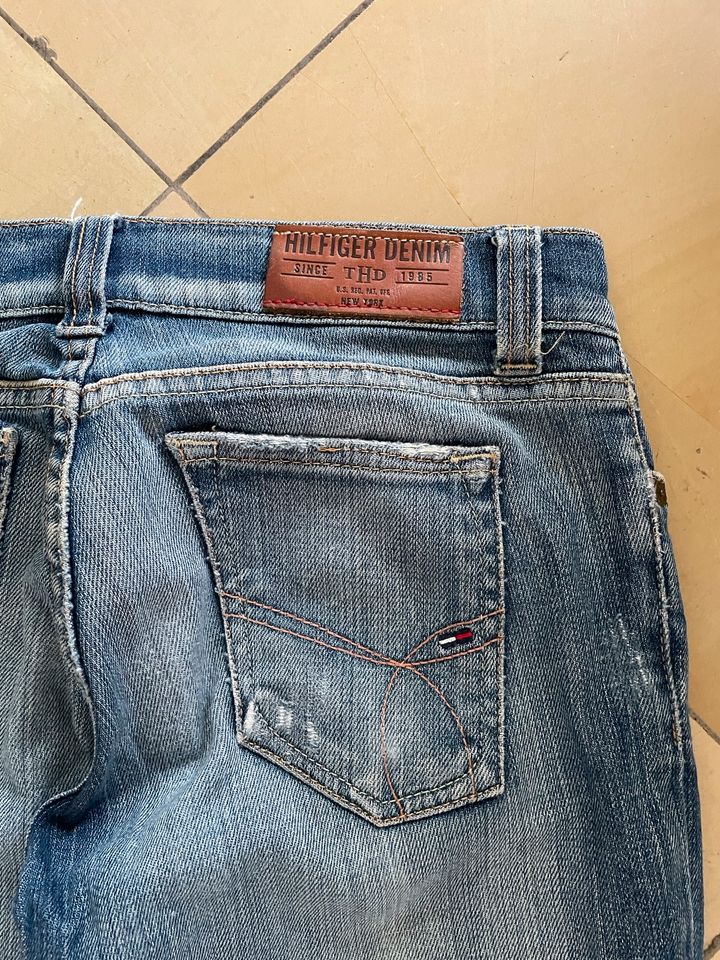 Damen Jeans Tommy Hilfiger - Größe W26/L34 in München