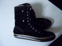 Chucks mit weißem Teddyfell Boots Schnürschuhe Schuhe schwarz Berlin - Lichtenberg Vorschau