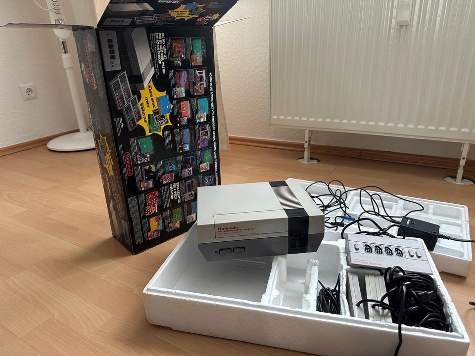 Tausche Nintendo NES mit OVP + 4 Controller + Mario Spiel in Krefeld