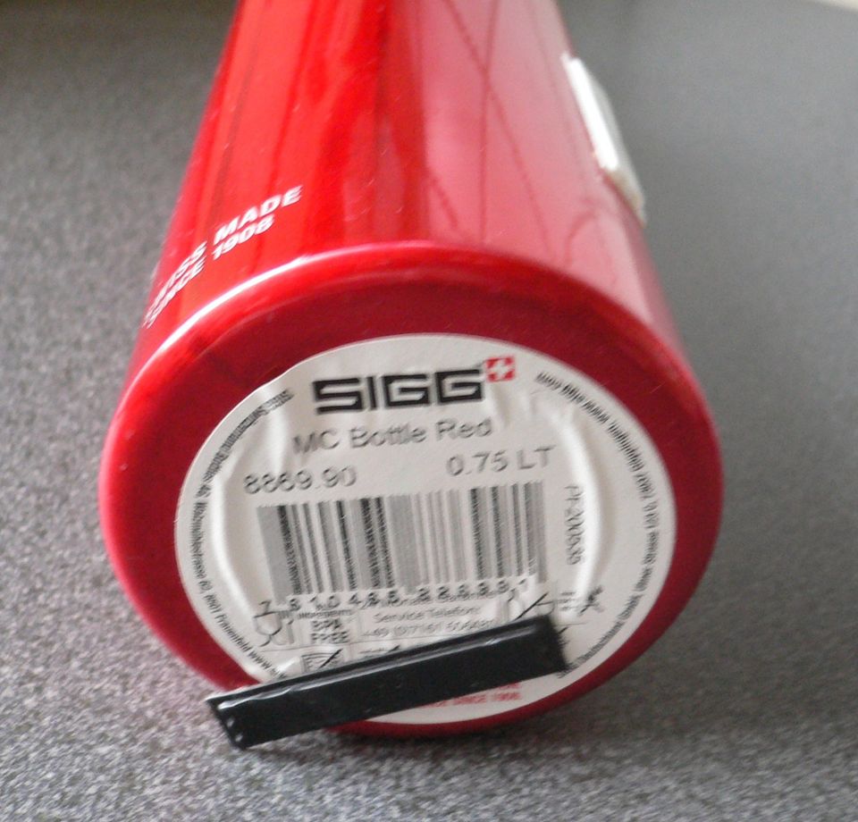 Sigg MC Bottle Red Trinkflasche 0,75 L Alu-Flasche Neu in Berlin