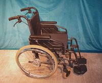 Rollstuhl gebraucht mit Schoßtablett Hamburg - Bergedorf Vorschau