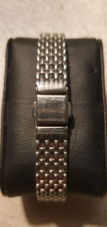"Cathay" Damen Armb. Uhr mit sehr elegant. leichtem Stahlarmband in Aurich