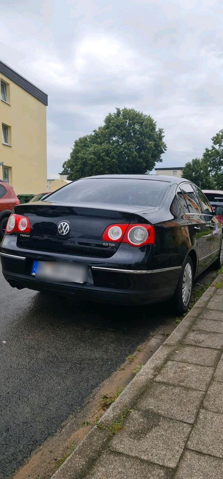 Volkswagen Passat 3C schwarz in Dormagen