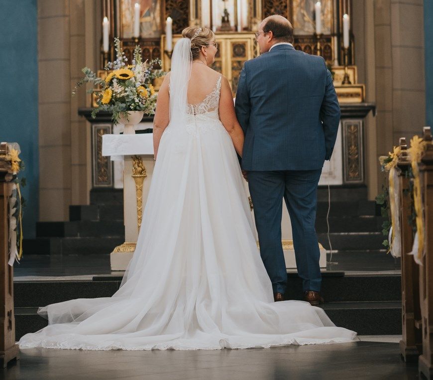 Brautkleid / Hochzeitskleid Gr.44 A-Linie mit Schleppe in Rommerskirchen