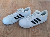 Adidas Schuhe NEU in der Gr. 37 ⅓ Dresden - Gorbitz-Ost Vorschau