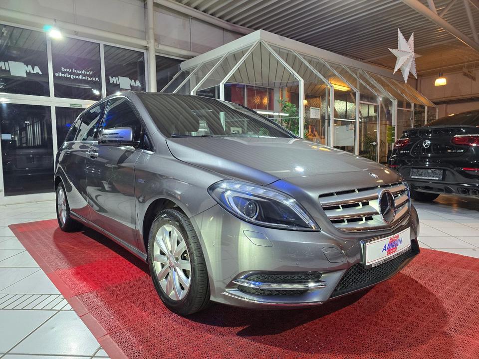 Mercedes-Benz B 200+AHK+PANO+KAMERA+BI XENON+NAVI+LEDER+ in Lahnstein