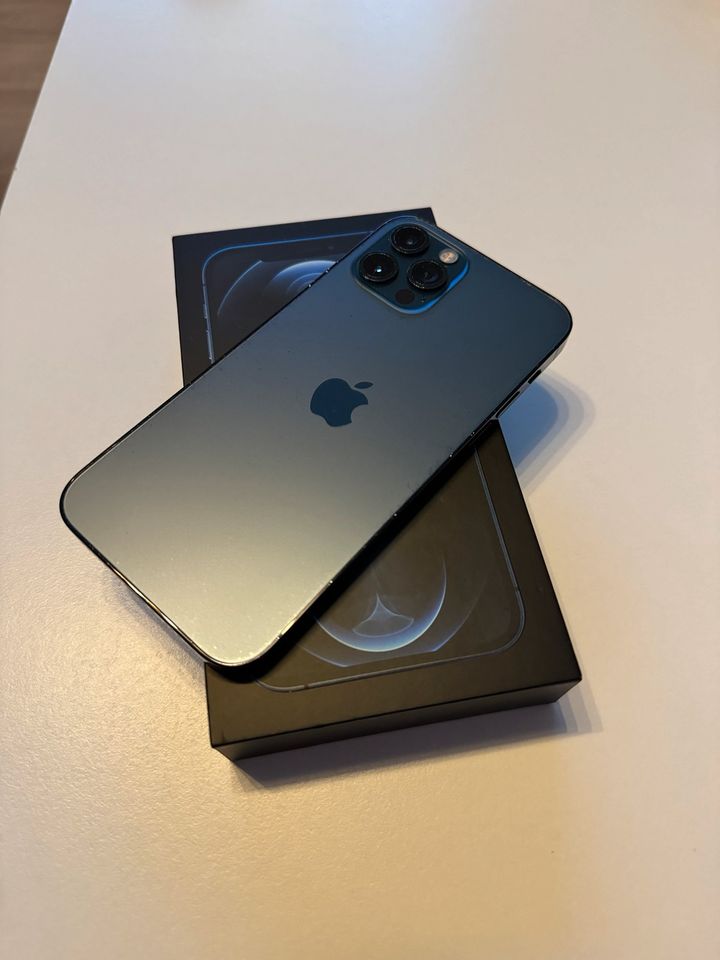Apple iPhone 12 Pro 128 GB Pazifikblau in Merseburg