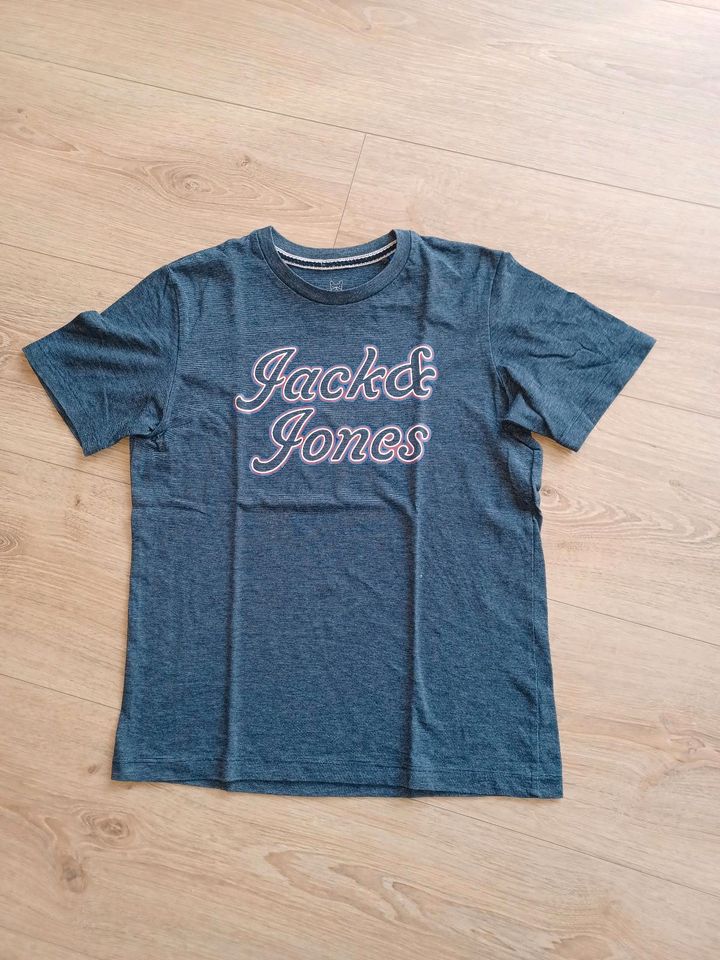 4 x Jack & Jones T-shirt in Gr.  152 in Beckum