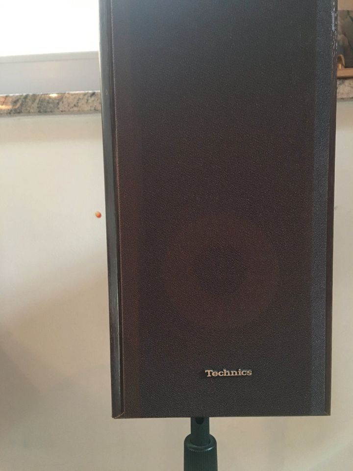 Technics SC-HD350 Stereoanlage mit Lautsprecher auf Ständer in Frechen