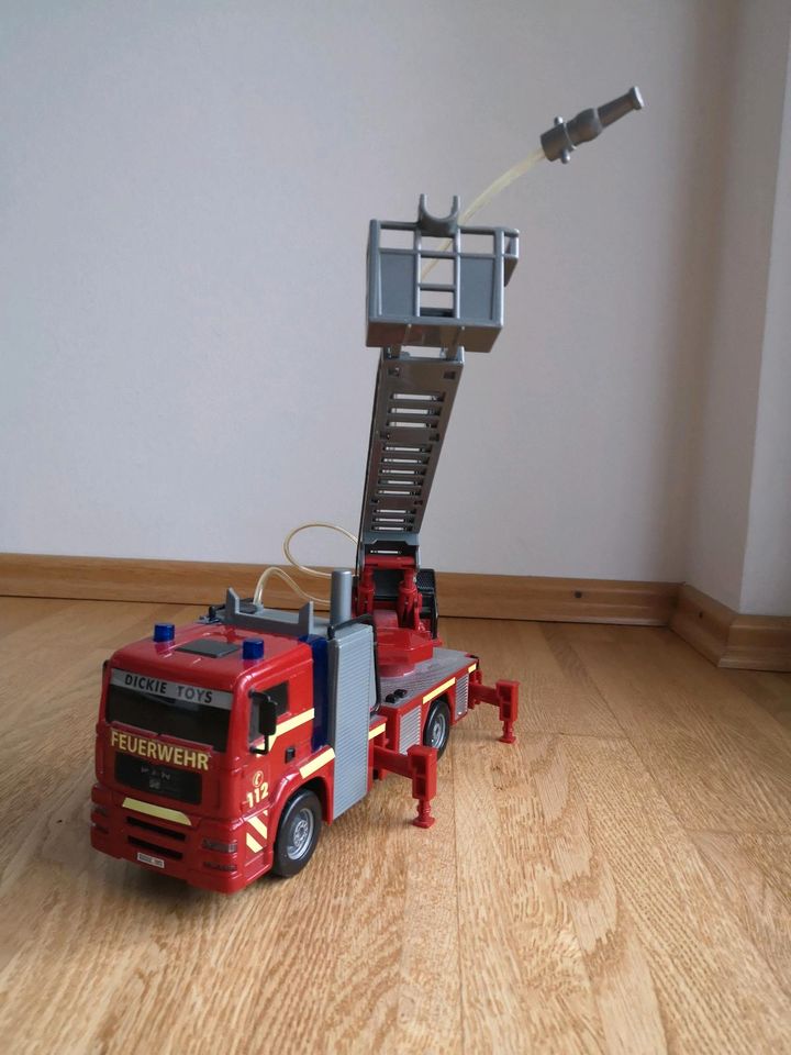 Feuerwehrauto Dickie Toys mit Licht & Ton in Hannover