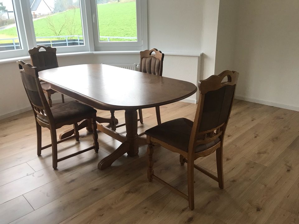 Esstisch mit 4 Stühlen in Witzenhausen