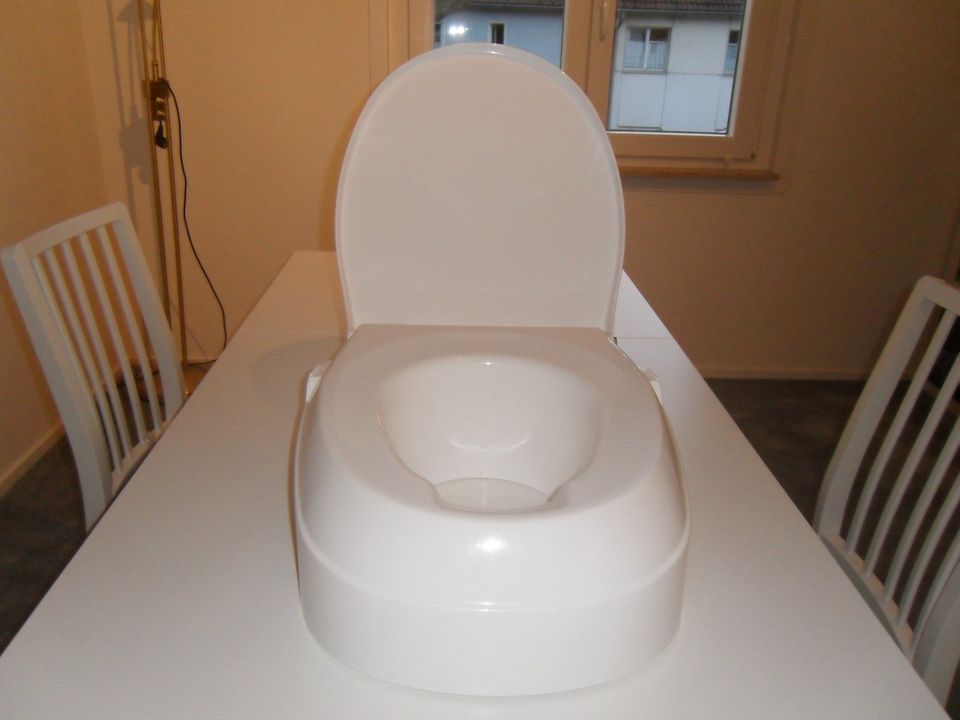 Toilettensitzerhöhung mit Armlehne - Aquatec 900 - in Essen