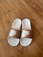 Nike Sliders / Badeschuhe Thüringen - Neustadt an der Orla Vorschau