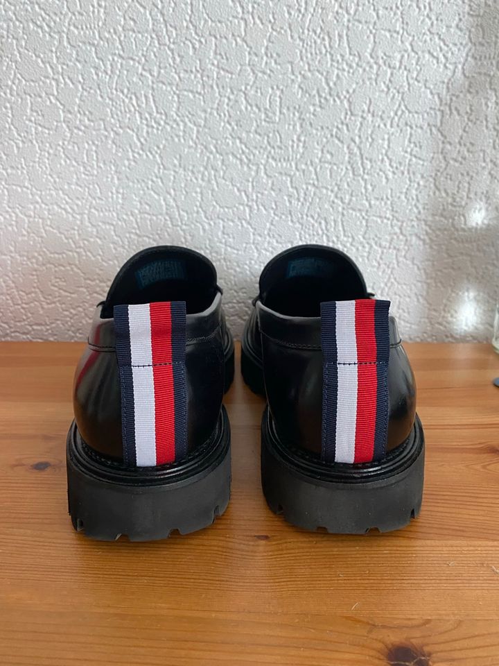 Tommy Hilfiger Halbschuhe Loafers gr. 43 Leder in Berlin