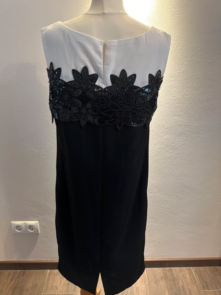 Schickes elegantes Kleid Gr.36 mit Pailletten Top wie neu! in Zellertal