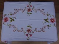 Rechteckige Tischdecke mit handgesticktem farbigem Blumenmuster Berlin - Spandau Vorschau