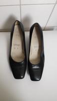 Dunkelblaue Vintage Leder Damen Pumps von ara Größe 38 Friedrichshain-Kreuzberg - Friedrichshain Vorschau