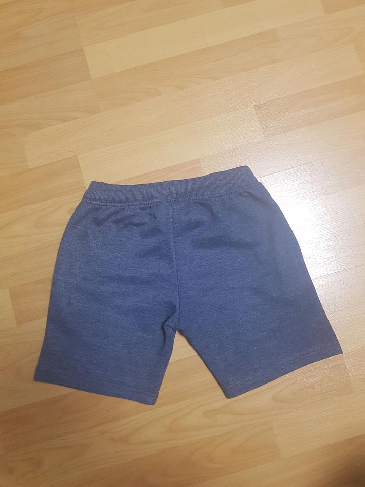 Jungen Shorts Gr.116 in Bonn