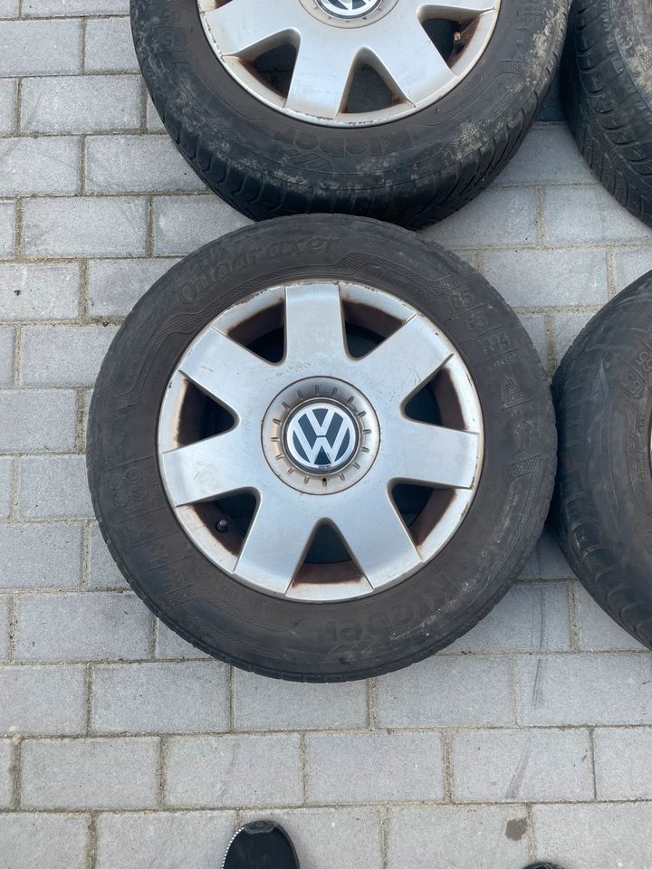 4x Volkswagen Polo Alufegen 600601025 SL1739 in Lastrup