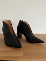 Stiefelette Gr.38 Marc Cain Marccain schwarz Leder Niedersachsen - Obernkirchen Vorschau