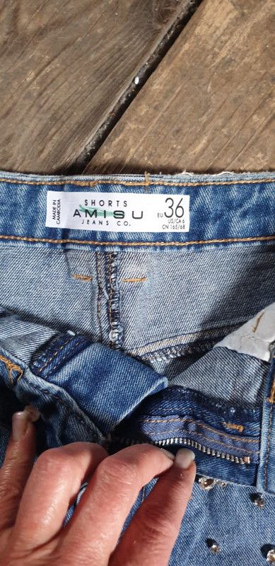 Jeans Hot Pants v. Amisu NEU 36, used, shorts , Strass in Braunschweig