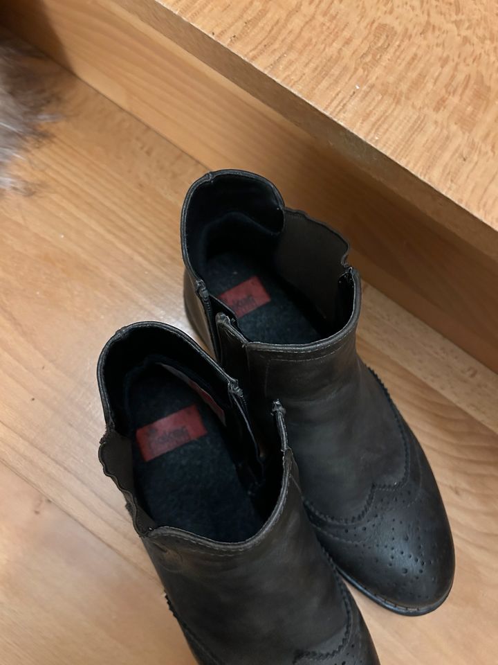 Rieker Damen Schuhe Stiefelette Gr.38 Chelsea Boots in Wolmirsleben