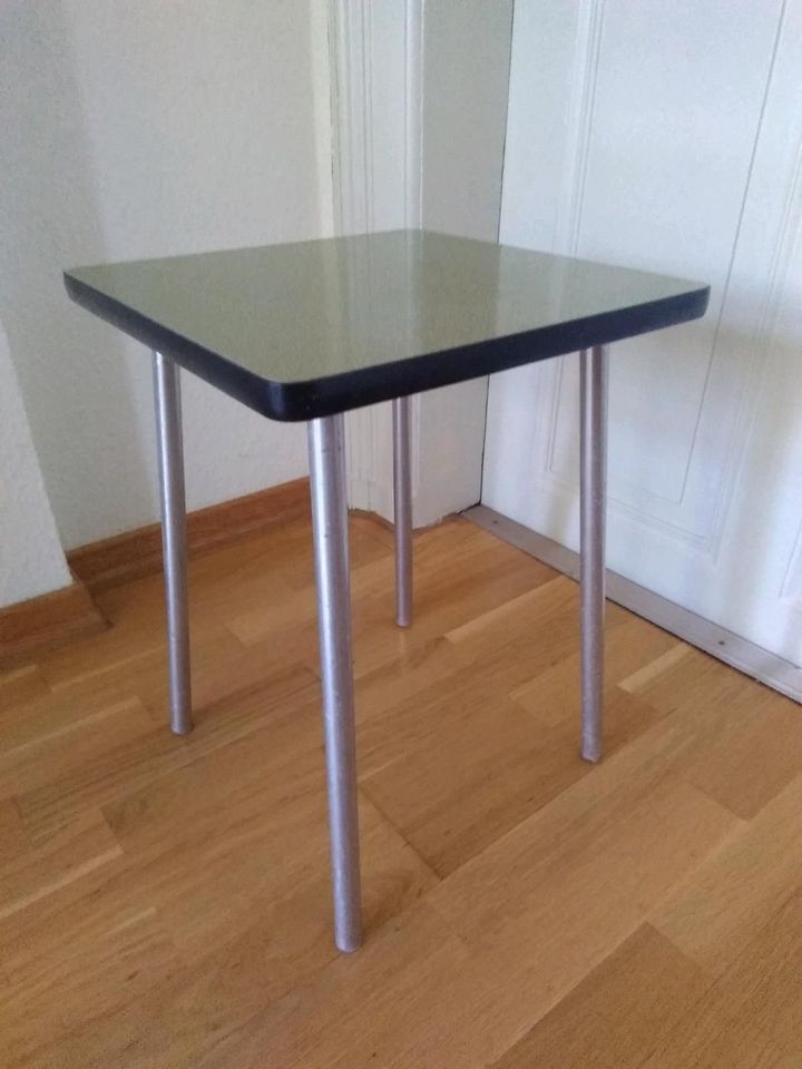 Hocker DDR Blumenbank Mid Century Sprelacart Tisch Alufüße Retro in Leipzig