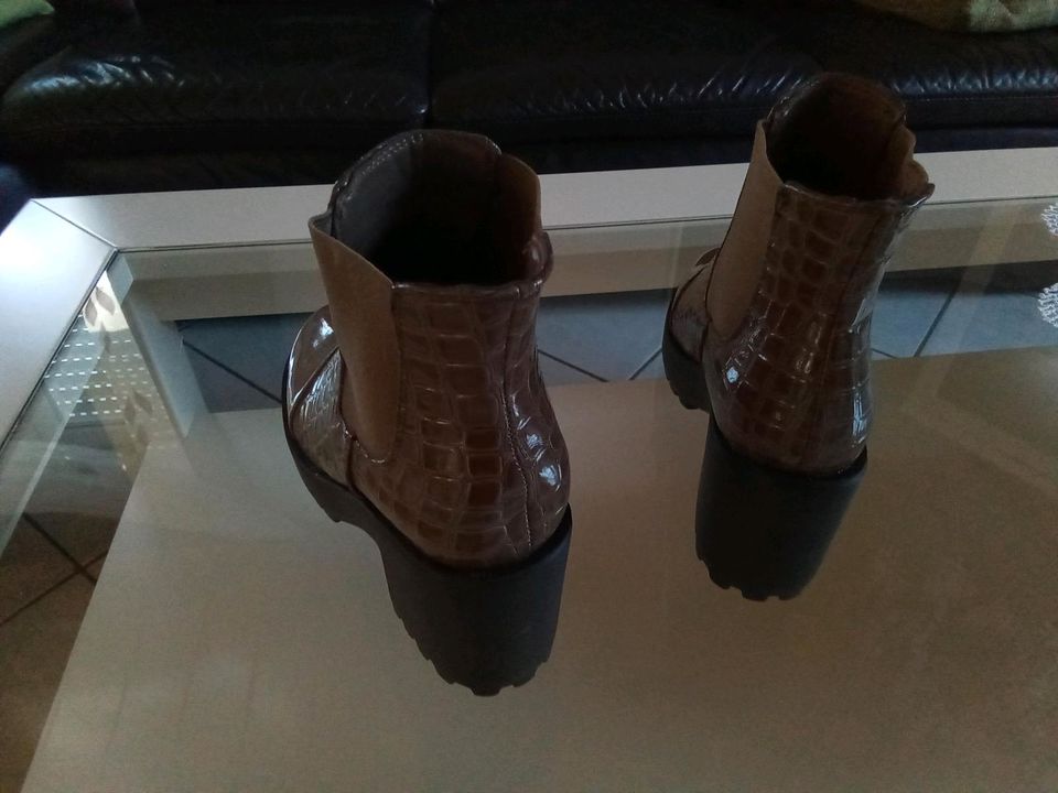 Damen Stiefel Gr.36/37 NEU in Großmaischeid