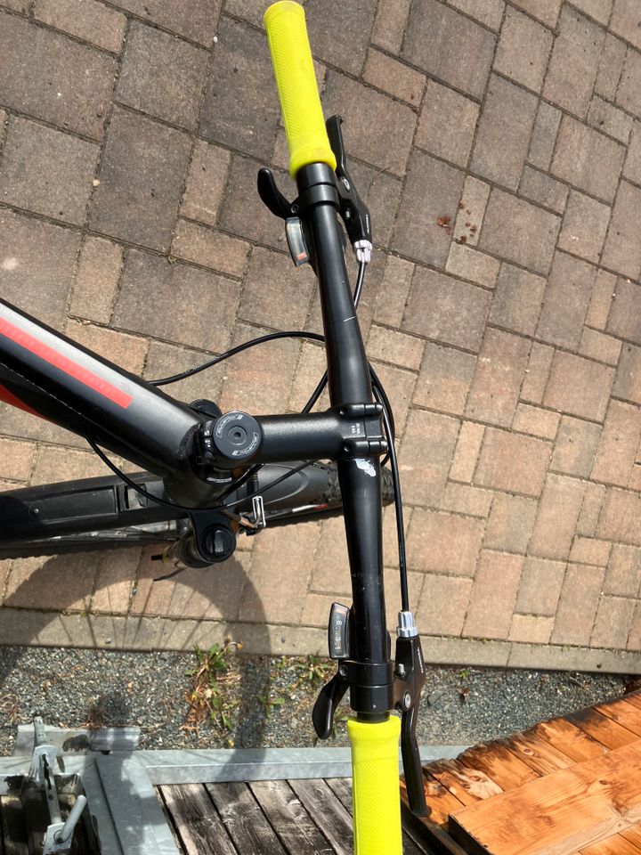 Mountainbike Junge 27,5 zoll Serious 24 Gänge Shimano schwarz rot in Werdau