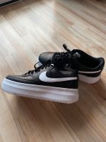 Nike Schuhe in der Größe 38,5 in schwarz wie neu Bayern - Aschau am Inn Vorschau